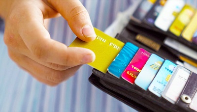 Зарплату бюджетникам — тільки на платіжну картку Зарплату бюджетникам — тільки на платіжну картку