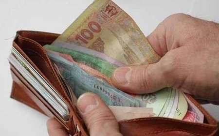 Вихідну допомогу після поновлення на роботі повертати не треба