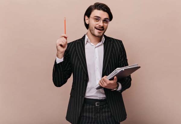 Громадянин Філіппін працював вчителем початкових класів без належного трудового оформлення Громадянин Філіппін працював вчителем початкових класів без належного трудового оформлення