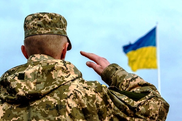 Працівників, які проходять строкову службу, затримають до кінця воєнного стану