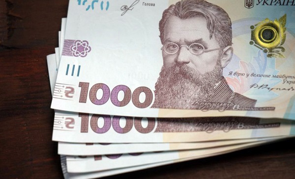 Оплата праці держслужбовців, які працюють посилено, надурочно та понад 40 год на тиждень під час воєнного стану