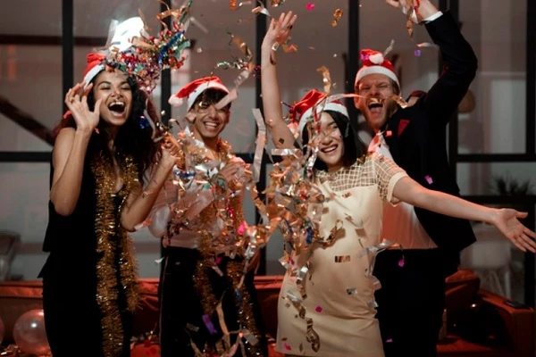 Кабмін заборонив корпоративи. Як відсвіткувати попри заборону