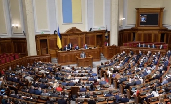 Мінімалка 2021 та мінімальний оклад у штатних розписах визначені. Парламент ухвалив держбюджет на наступний рік