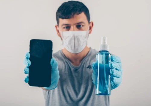 Держапраці радить, як дезінфікувати гаджети та оргтехніку