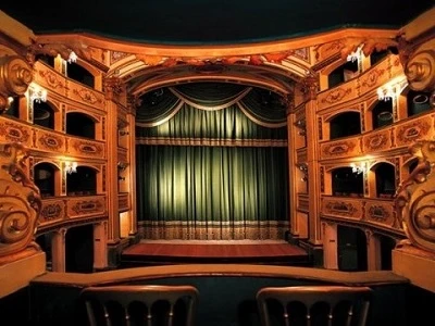 Уряд дозволив роботу закладів культури та обмежив час роботи нічних клубів