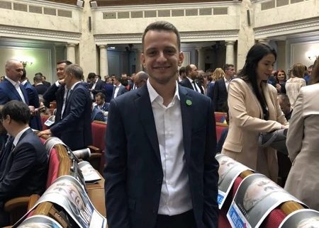 Депутати пропонують узаконити стажування без наказу та запису до трудової книжки Депутати пропонують узаконити стажування без наказу та запису до трудової книжки