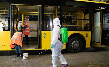 Працівники 14 регіонів України не зможуть дістатись до роботи громадським транспортом Працівники 14 регіонів України не зможуть дістатись до роботи громадським транспортом