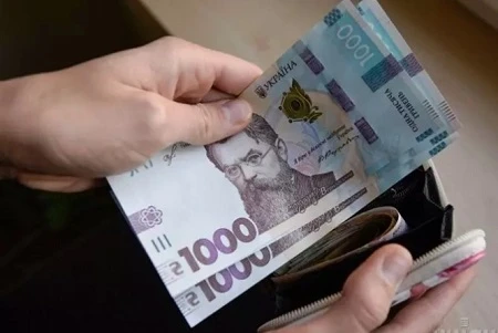 Мінімалку підняли до 5000 грн з 1 вересня Мінімалку підняли до 5000 грн з 1 вересня