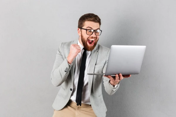 Розкажіть співробітникам як згенерувати COVID-сертифікат і Дія.Підпис у Дії Розкажіть співробітникам як згенерувати COVID-сертифікат і Дія.Підпис у Дії