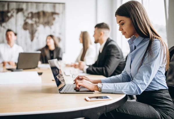 Держпраці про право на працю, трудові договори та нарахування заробітної плати