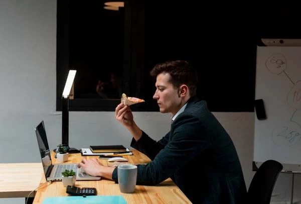 Держпраці повідомила, хто має ввести доплати за роботу в нічний та вечірній час Держпраці повідомила, хто має ввести доплати за роботу в нічний та вечірній час