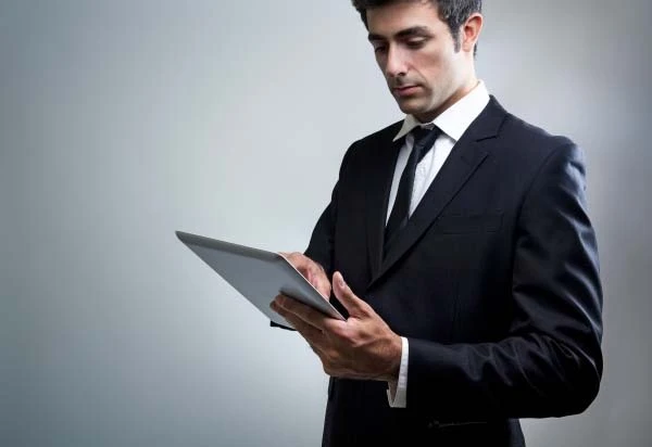 Чи передавати на портал ПФУ скан-копії трудових книжок працівників-пенсіонерів, — роз’яснив експерт з трудового права Чи передавати на портал ПФУ скан-копії трудових книжок працівників-пенсіонерів, — роз’яснив експерт з трудового права