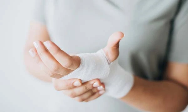 ФСС розповів про порядок надання допомоги по тимчасовій непрацездатності внаслідок травми за рахунок коштів Фонду ФСС розповів про порядок надання допомоги по тимчасовій непрацездатності внаслідок травми за рахунок коштів Фонду