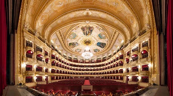 Верховна рада встановила творчу відпустку працівникам театрів Верховна рада встановила творчу відпустку працівникам театрів