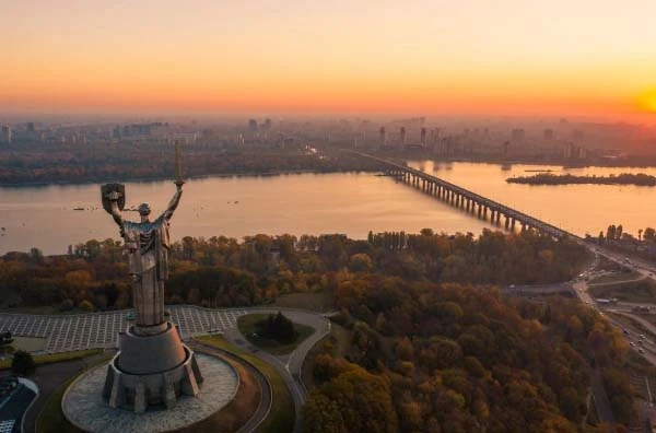 Депутати підтримують пропозицію Президента про новий святковий день — День Української державності