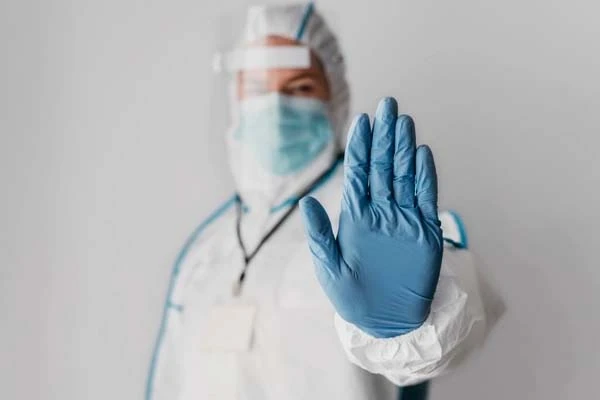 Як не допустити до роботи невакцинованого працівника