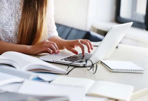 Зовнішні сумісники не включаються до середньооблікової та облікової кількості штатних працівників Зовнішні сумісники не включаються до середньооблікової та облікової кількості штатних працівників