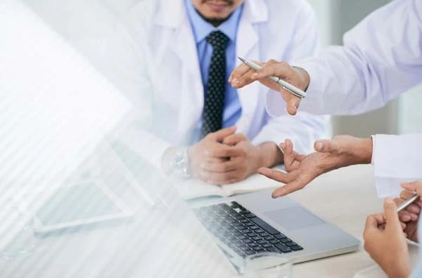 З 12 січня діє закон щодо вдосконалення системи управління сферою охорони здоров’я та забезпечення медобслуговування населення З 12 січня діє закон щодо вдосконалення системи управління сферою охорони здоров’я та забезпечення медобслуговування населення