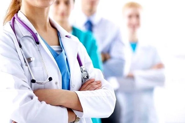 Медзаклади зможуть залучати до роботи іноземних медиків