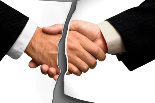 Призупинення трудового договору без згоди працівника: чи правомірно Призупинення трудового договору без згоди працівника: чи правомірно