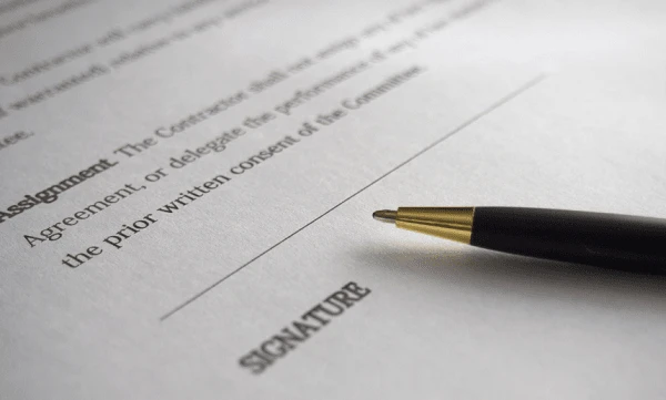 Яку заяву написати працівниці, яка не має з ким залишити дітей в умовах воєнного стану, щоб не втратити заробіток?