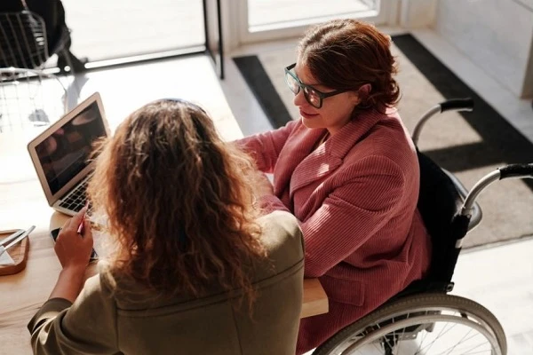 Працівникам з інвалідністю проходити повторний огляд під час війни не потрібно, — МОЗ