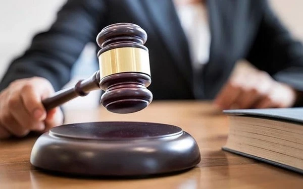 Чи може роботодавець в односторонньому порядку змінити дату закінчення строкового трудового договору, — Верховний Суд