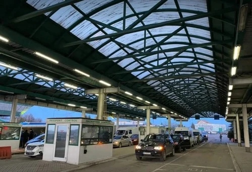 Працевлаштування за кордоном: роз'яснення стосовно воєнного стану