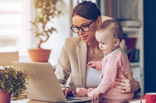 Звільнення під час дії воєнного стану жінки, що має дитину з інвалідністю